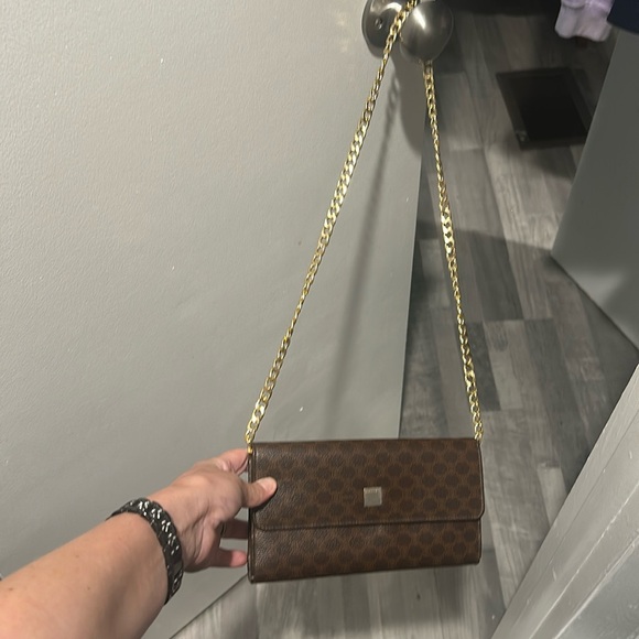 Celine Trifold Wallet w/ Unbranded Chain - Picture 15 of 15